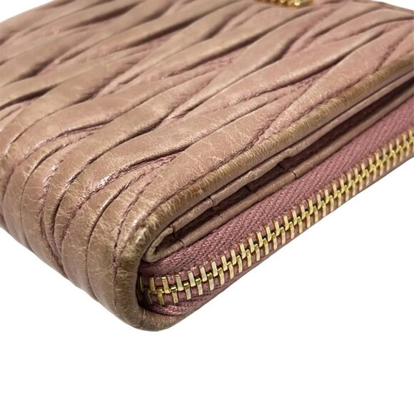 miumiu Matelasse - Pink Leather Bifold Wallet - Picture 4 of 6